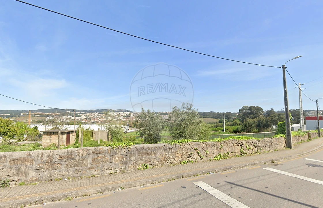 Terreno para Venda em Fânzeres e São Pedro da Cova Foto 3