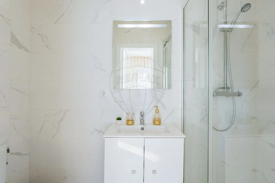 Moradia T4 para Venda em Campanhã Foto 24