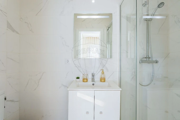 Moradia T4 para Venda em Campanhã Foto 24