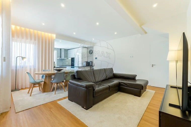 Moradia T4 para Venda em Campanhã Foto 5