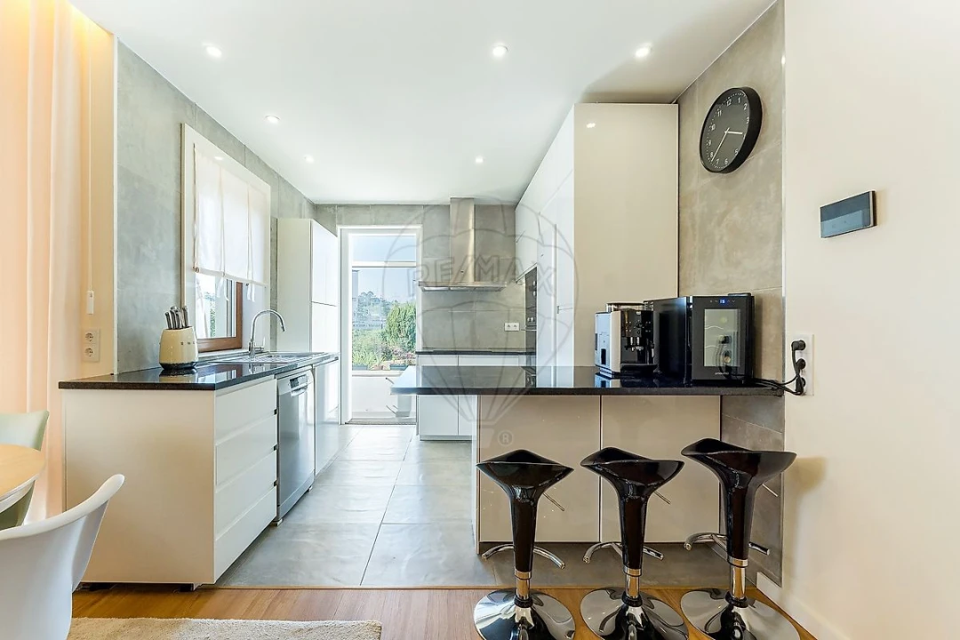 Moradia T4 para Venda em Campanhã Foto 11