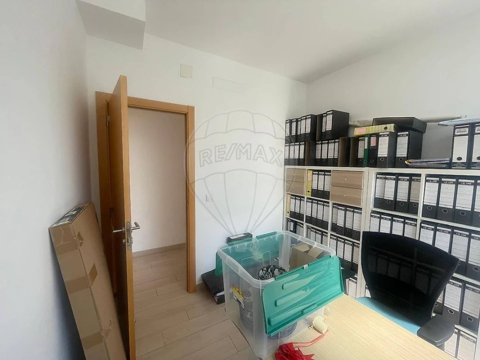 Escritório para Arrendamento em Vialonga Foto 3