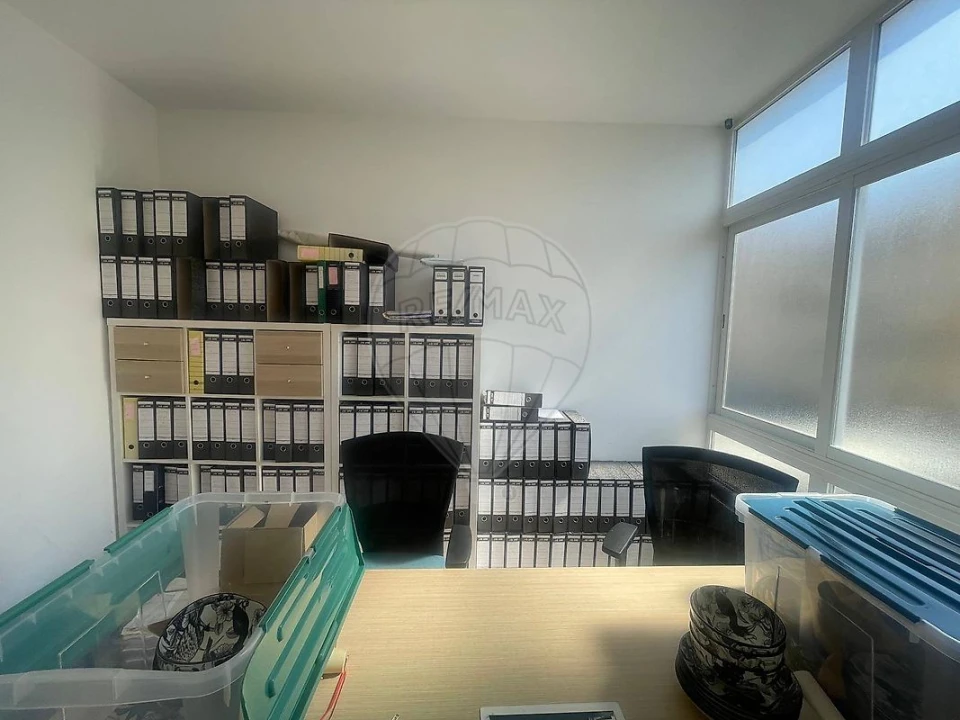 Escritório para Arrendamento em Vialonga Foto 2