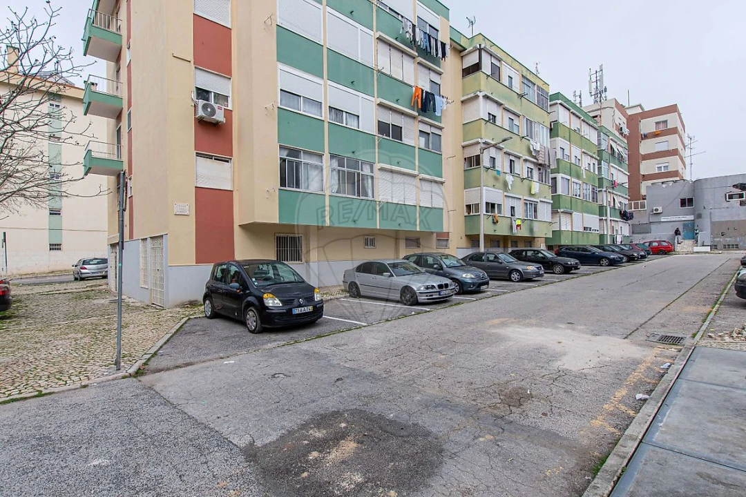 Apartamento T2 para Venda em Póvoa de Santa Iria e Forte da Casa Foto 2