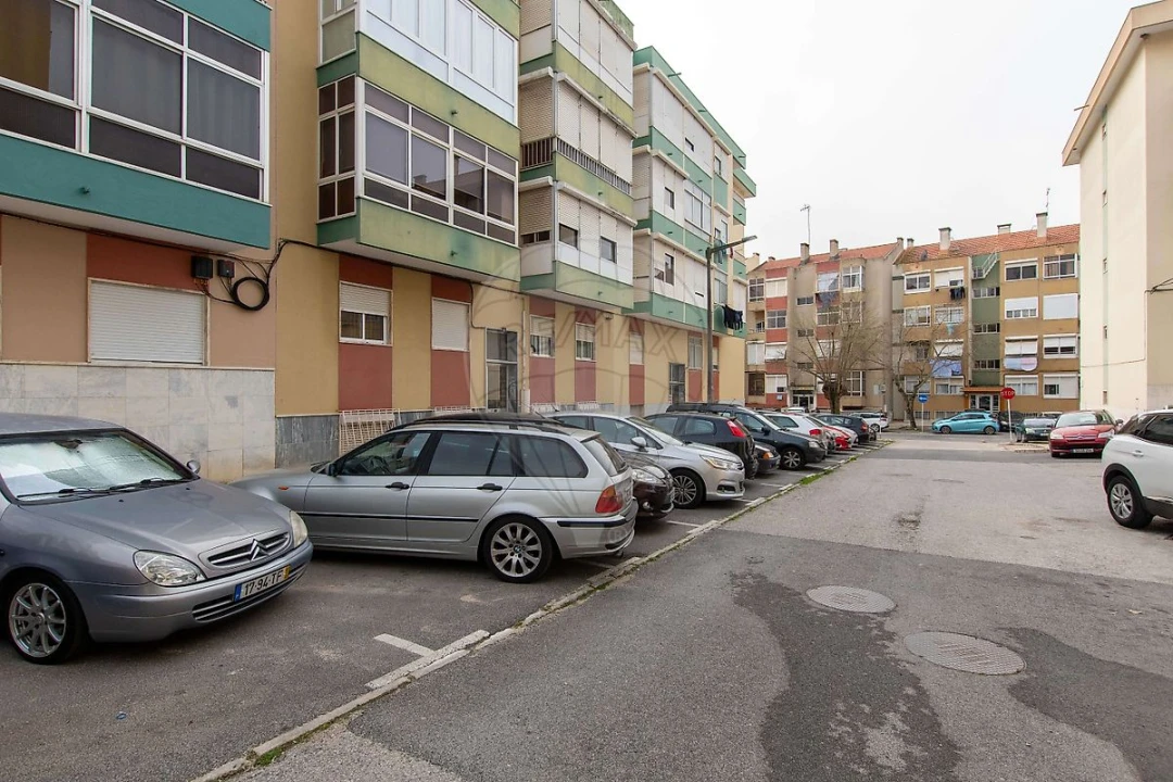 Apartamento T2 para Venda em Póvoa de Santa Iria e Forte da Casa Foto 5