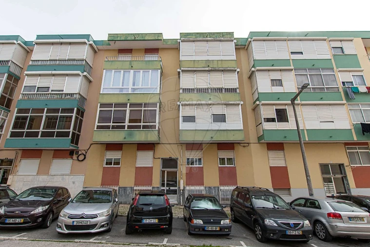 Apartamento T2 para Venda em Póvoa de Santa Iria e Forte da Casa Foto 4