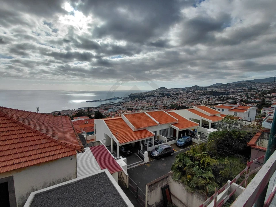 Apartamento T2 para Venda em Funchal (Santa Maria Maior) Foto 1