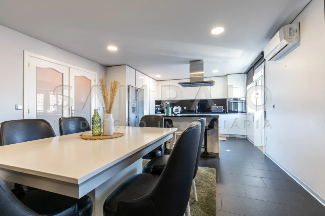 Moradia T4 para Venda em Fânzeres e São Pedro da Cova Foto 5