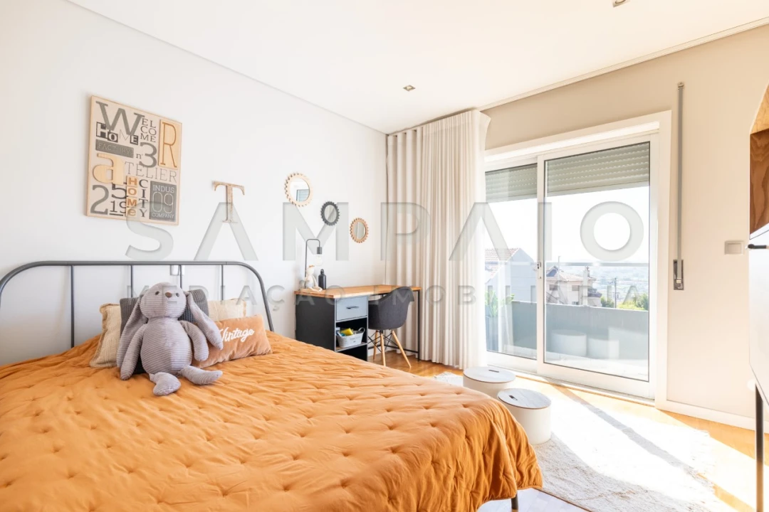 Moradia T4 para Venda em Fânzeres e São Pedro da Cova Foto 28