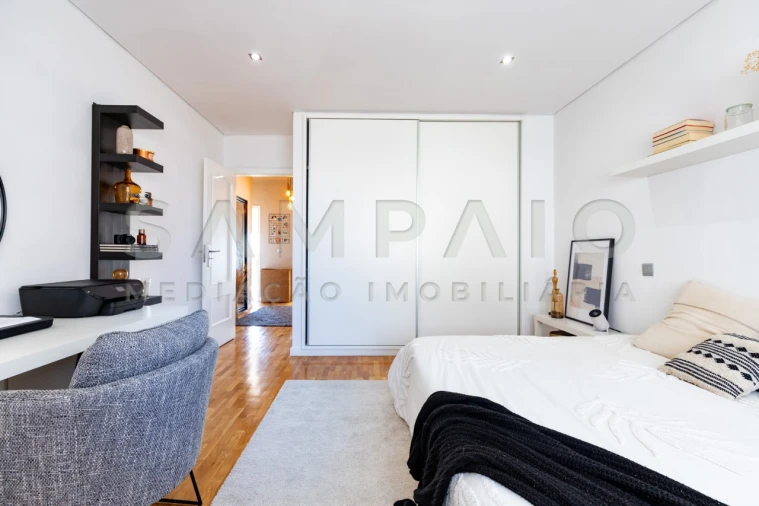 Moradia T4 para Venda em Fânzeres e São Pedro da Cova Foto 25