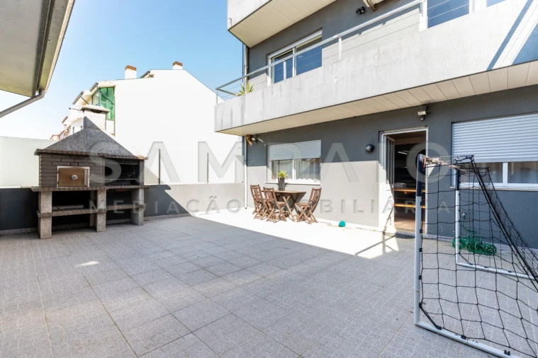 Moradia T4 para Venda em Fânzeres e São Pedro da Cova Foto 47