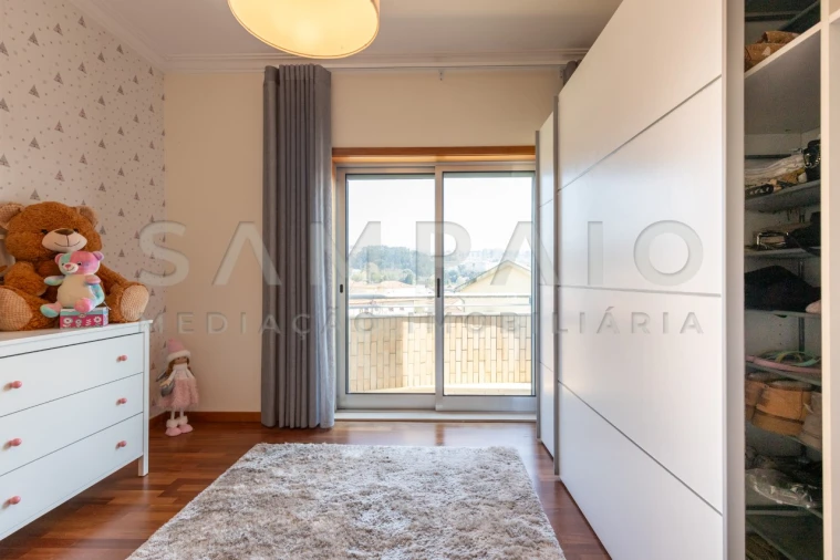 Apartamento T3 para Venda em Fânzeres e São Pedro da Cova Foto 22