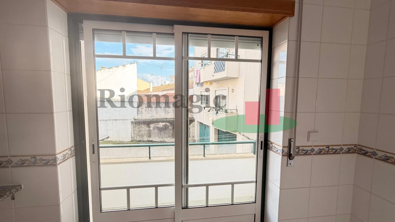 Apartamento T2 para Venda em Bombarral e Vale Covo Foto 4