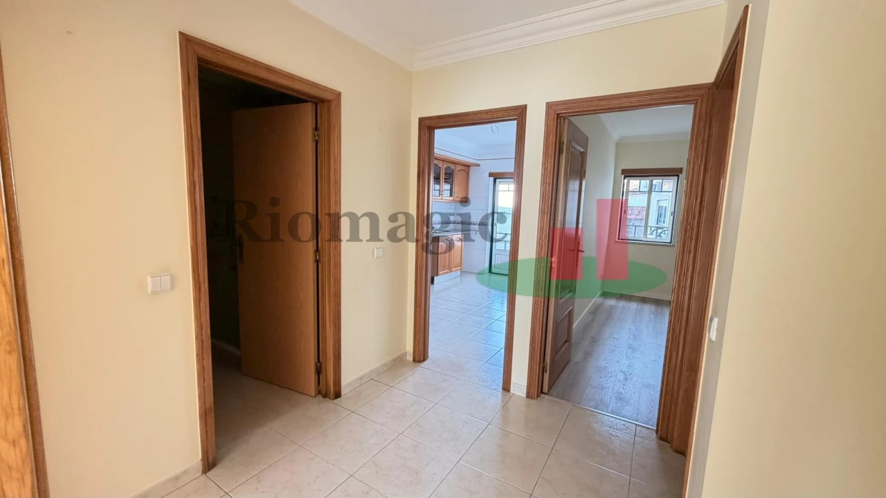 Apartamento T2 para Venda em Bombarral e Vale Covo Foto 19