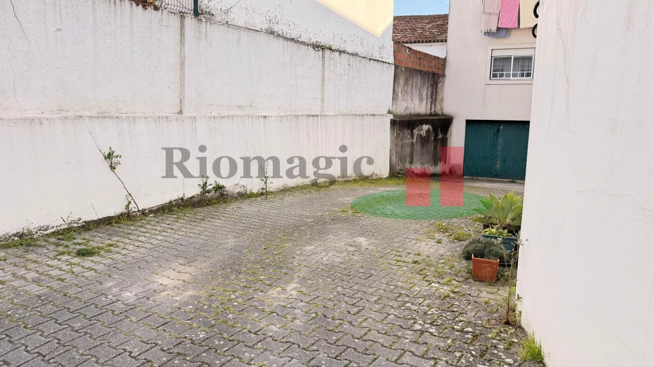 Apartamento T2 para Venda em Bombarral e Vale Covo Foto 23