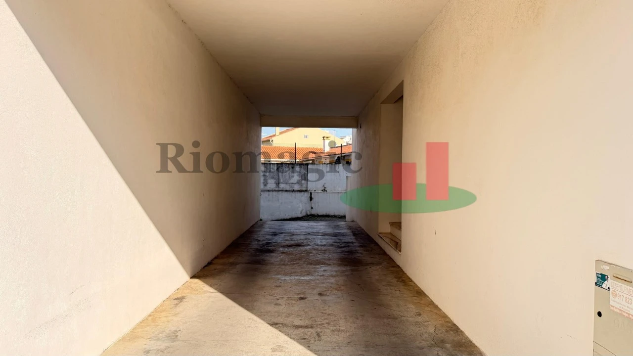 Apartamento T2 para Venda em Bombarral e Vale Covo Foto 24