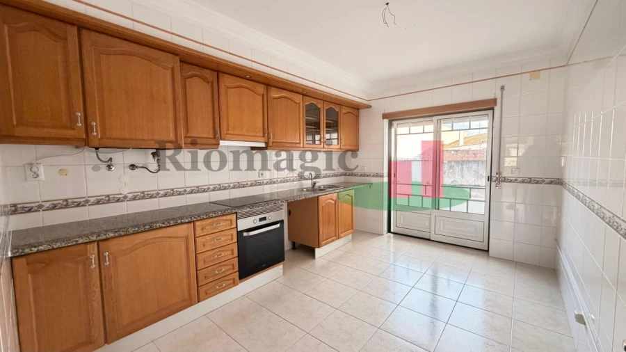 Apartamento T2 para Venda em Bombarral e Vale Covo Foto 2