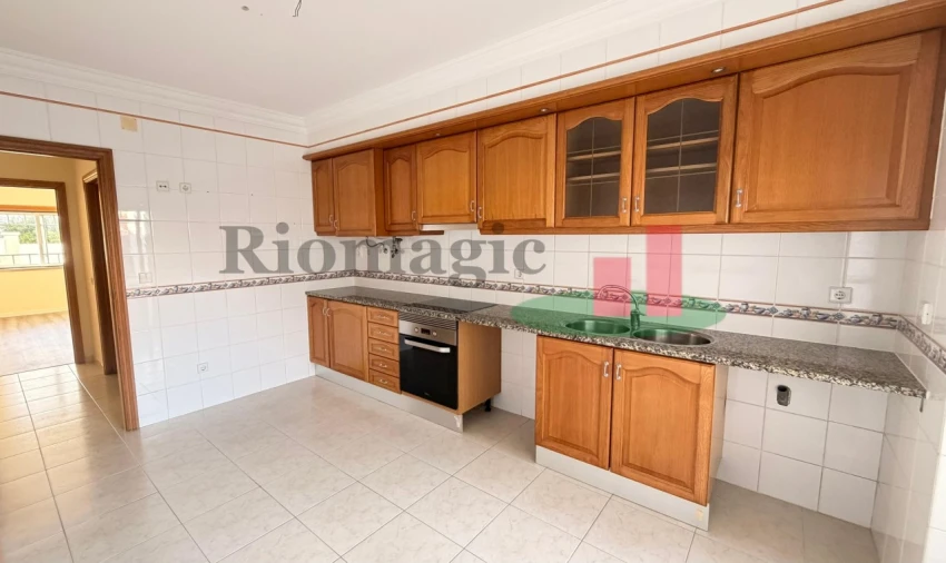 Apartamento T2 para Venda em Bombarral e Vale Covo Foto 1