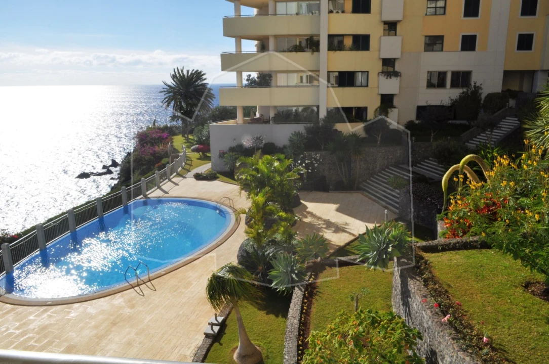 Apartamento T5 para Venda em São Martinho Foto 1