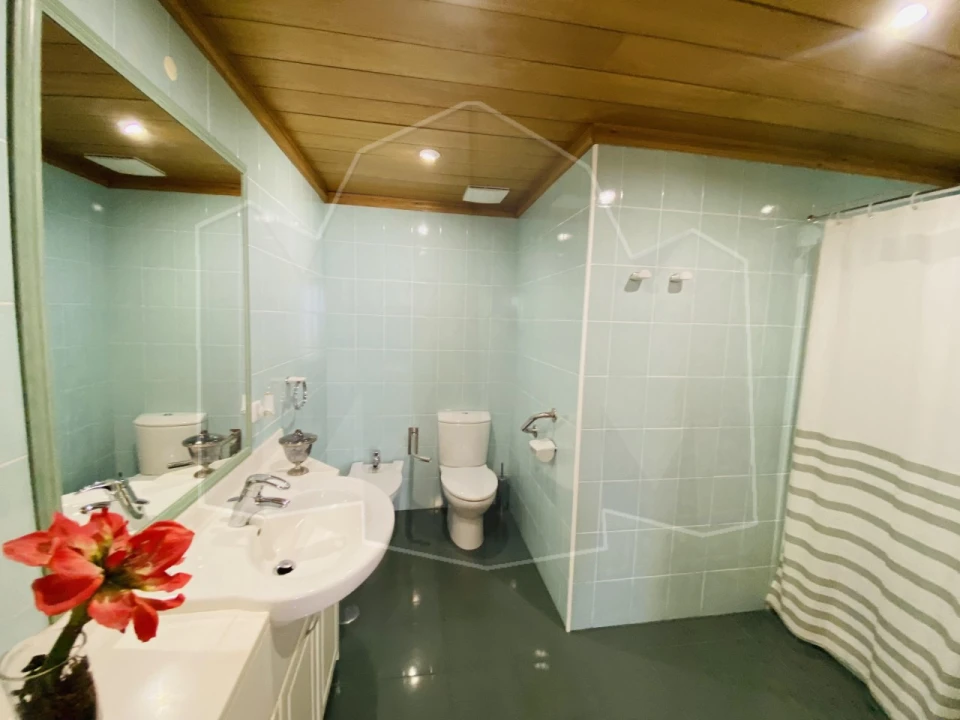 Apartamento T5 para Venda em São Martinho Foto 16