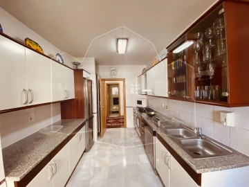 Apartamento T5 para Venda em São Martinho
