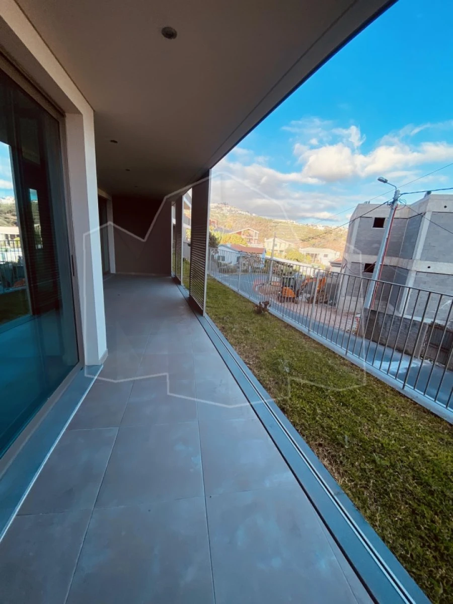 Apartamento T2 para Venda em Camara de Lobos Foto 4