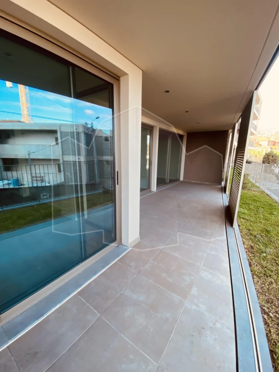 Apartamento T2 para Venda em Camara de Lobos Foto 11