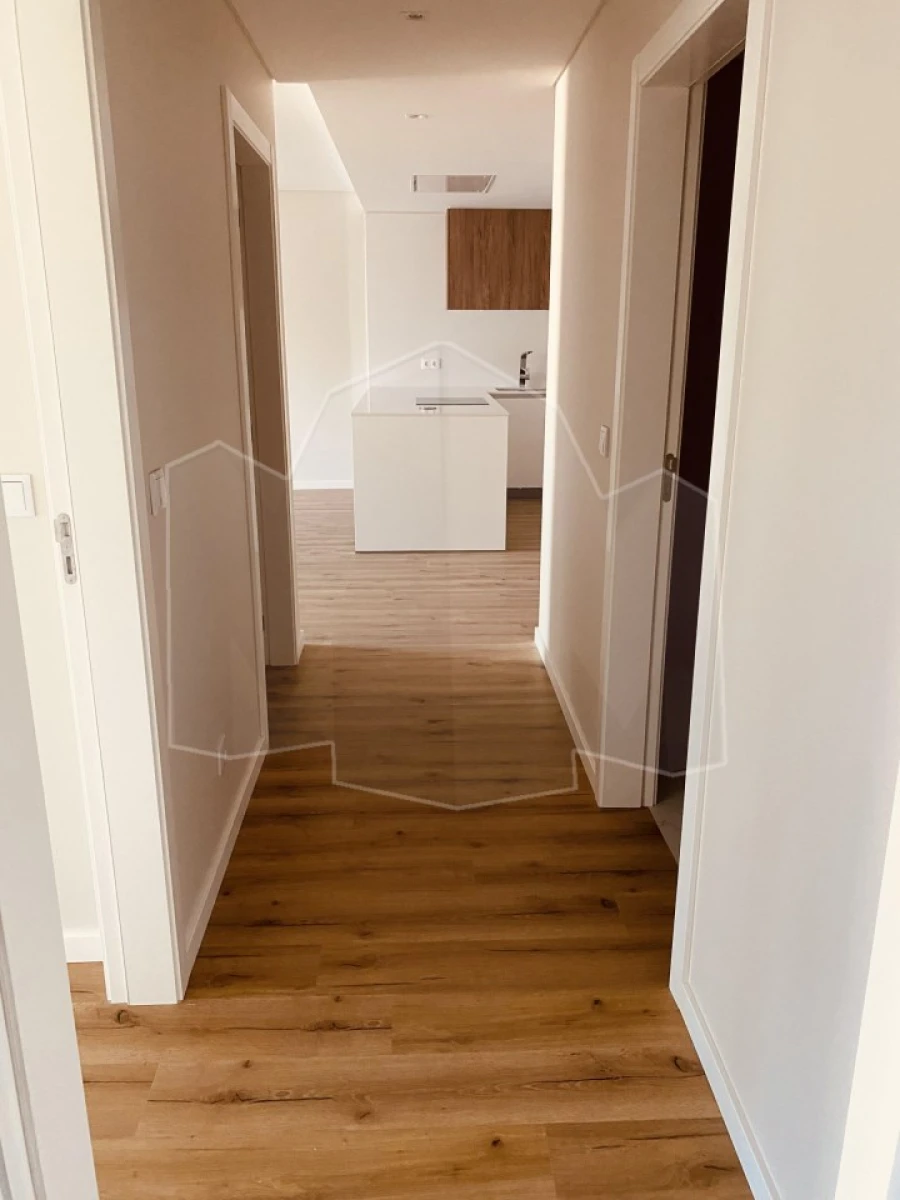 Apartamento T2 para Venda em Camara de Lobos Foto 12