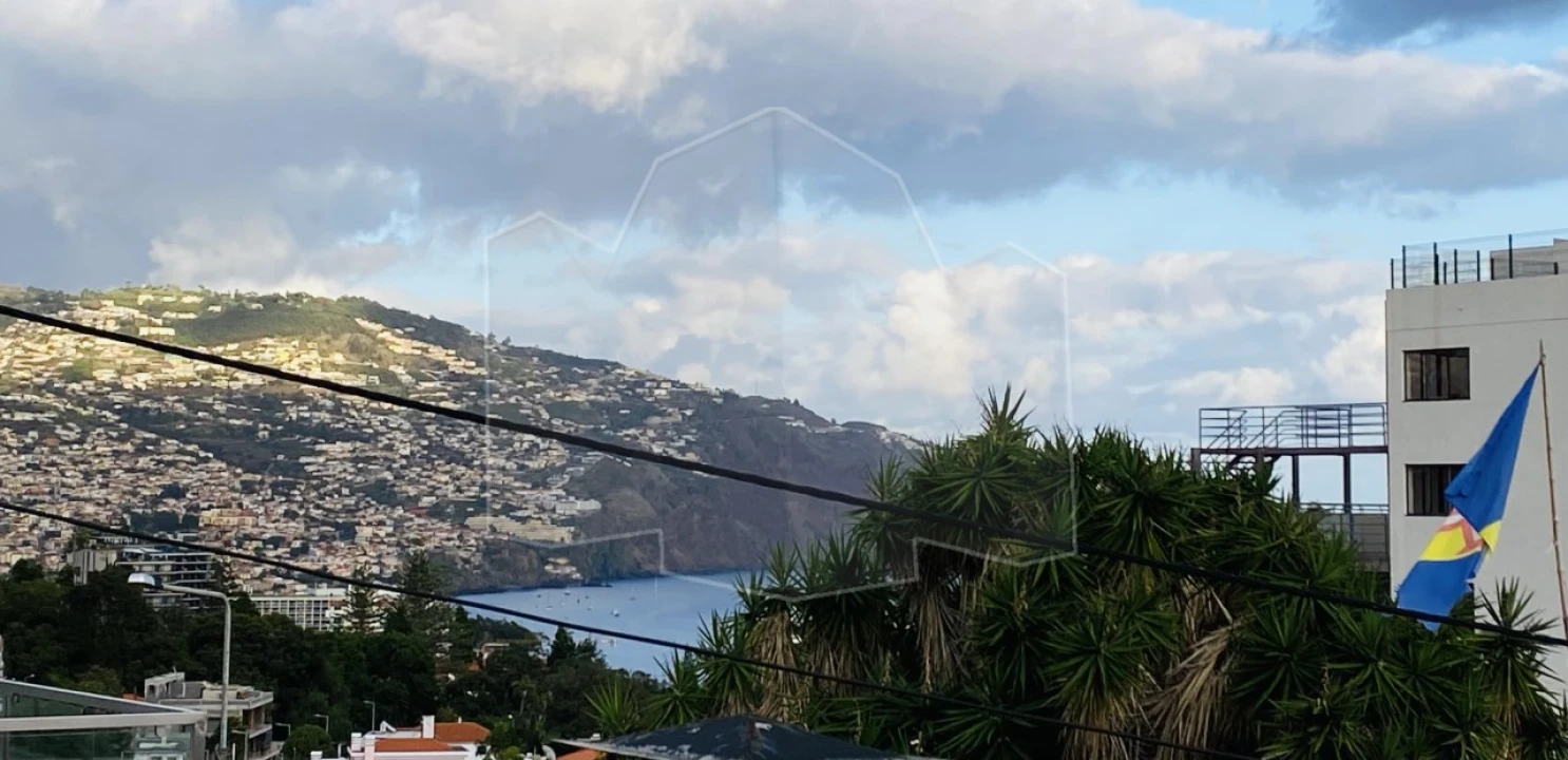 Apartamento T4 para Venda em São Martinho Foto 9