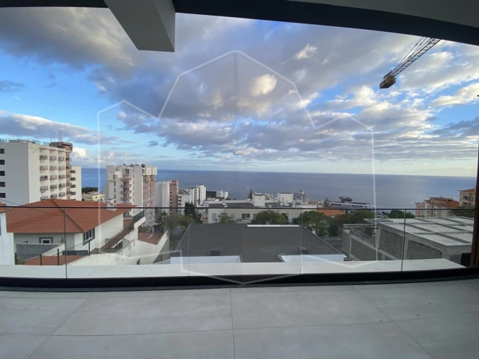 Apartamento T4 para Venda em São Martinho Foto 1