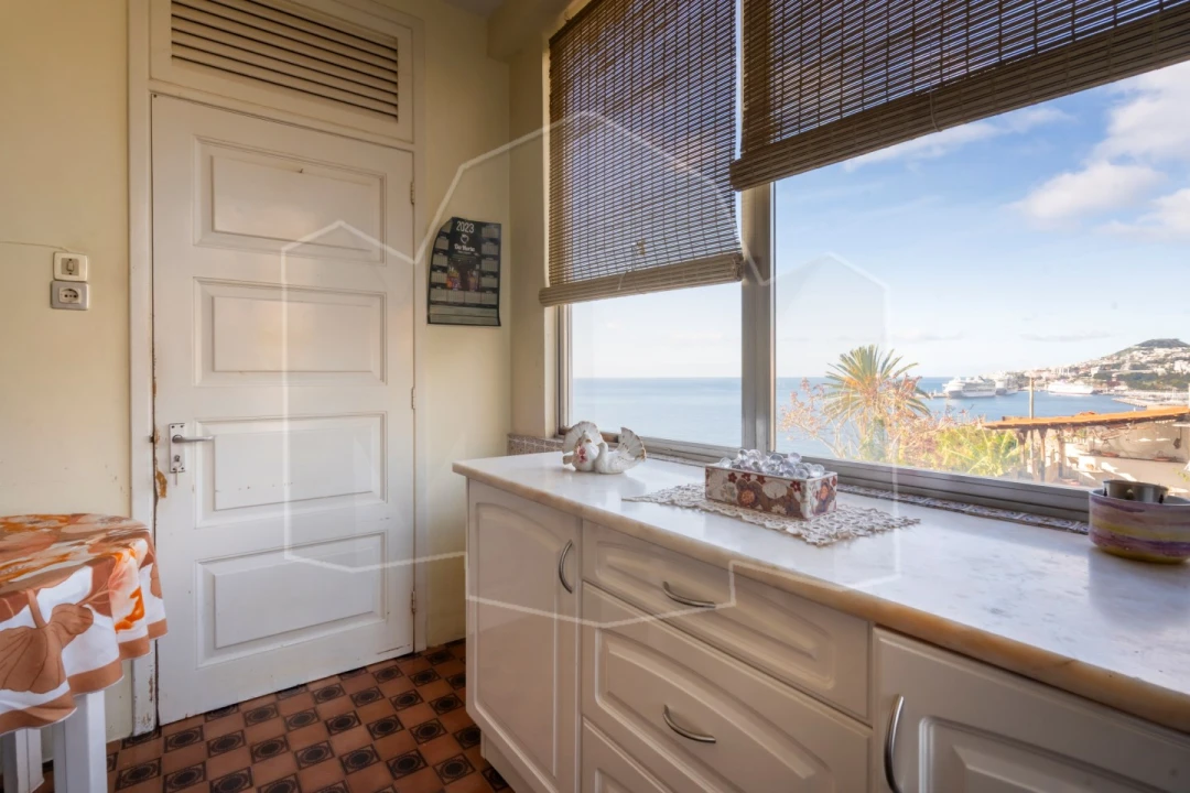 Moradia T7 para Venda em Funchal (Santa Maria Maior) Foto 9