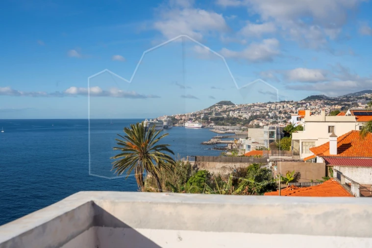 Moradia T7 para Venda em Funchal (Santa Maria Maior) Foto 1