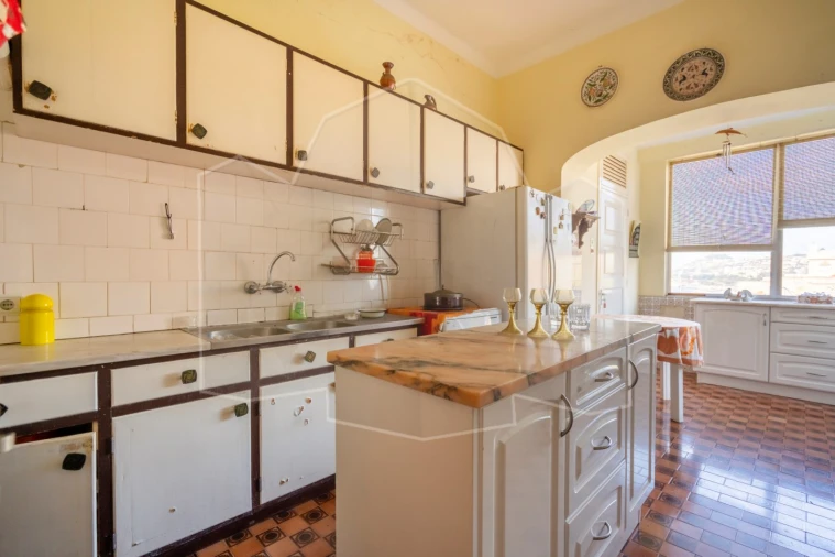 Moradia T7 para Venda em Funchal (Santa Maria Maior) Foto 8