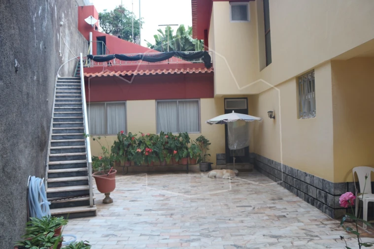 Moradia T4 para Venda em São Martinho Foto 6