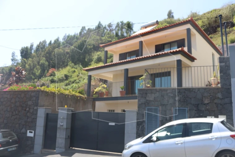 Moradia T3 para Venda em Monte Foto 1