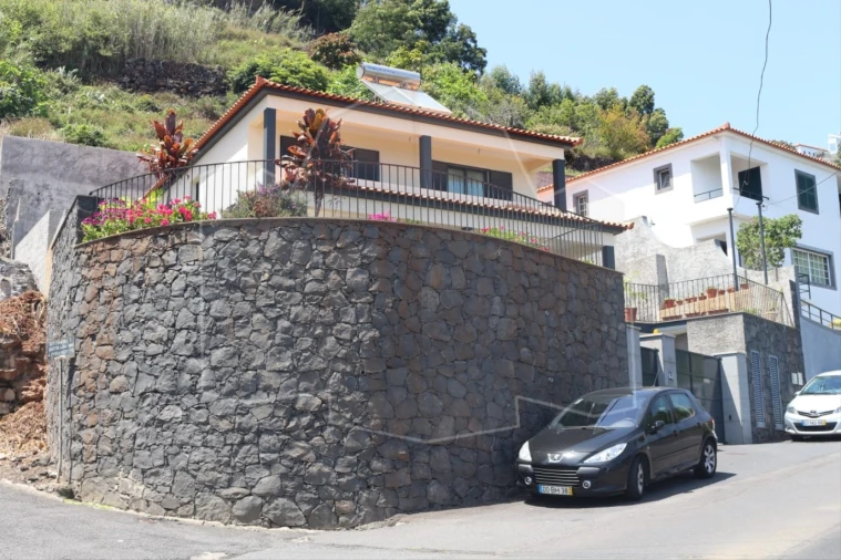 Moradia T3 para Venda em Monte Foto 2