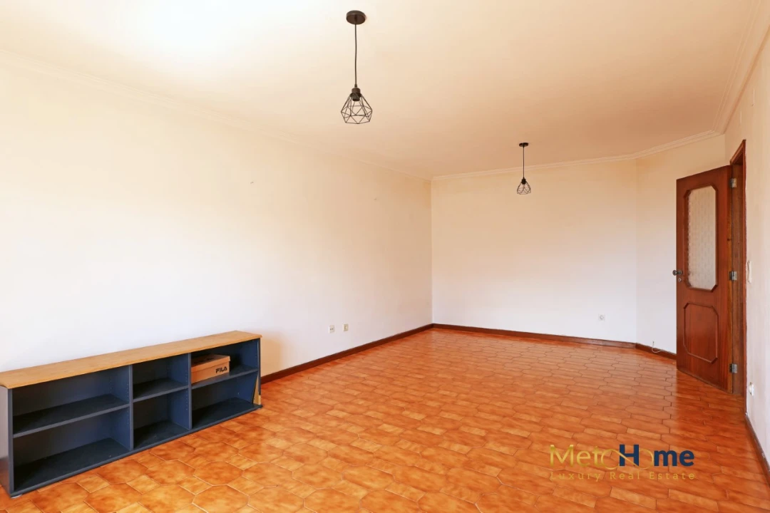 Apartamento T2 para Venda em Mafamude e Vilar do Paraíso Foto 8
