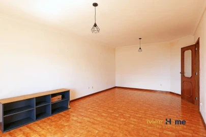 Apartamento T2 para Venda em Mafamude e Vilar do Paraíso