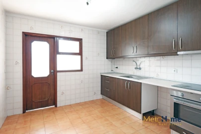 Apartamento T2 para Venda em Mafamude e Vilar do Paraíso