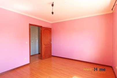 Apartamento T2 para Venda em Mafamude e Vilar do Paraíso
