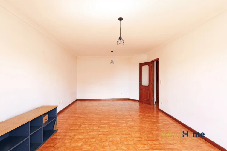 Apartamento T2 para Venda em Mafamude e Vilar do Paraíso Foto 9
