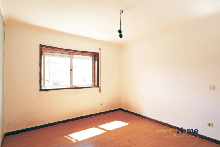Apartamento T2 para Venda em Mafamude e Vilar do Paraíso Foto 23