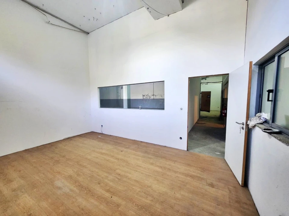 Armazém para Arrendamento em Coronado (São Romão e São Mamede) Foto 8