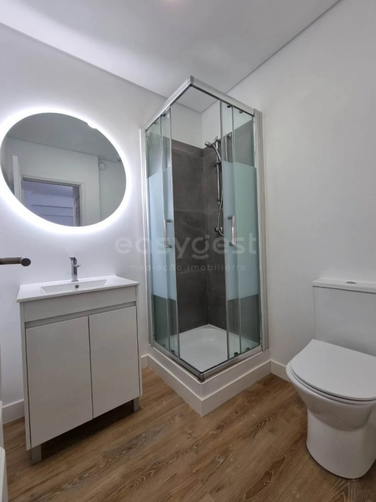 Apartamento T3 para Venda em São Domingos de Benfica Foto 9