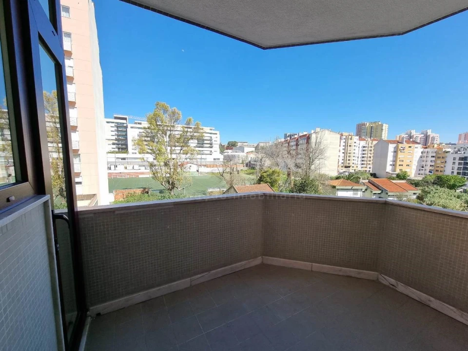 Apartamento T3 para Venda em São Domingos de Benfica Foto 19