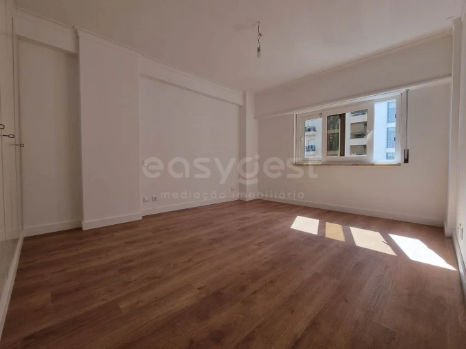 Apartamento T3 para Venda em São Domingos de Benfica Foto 5