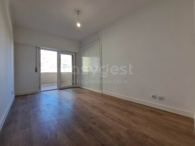 Apartamento T3 para Venda em São Domingos de Benfica Foto 11