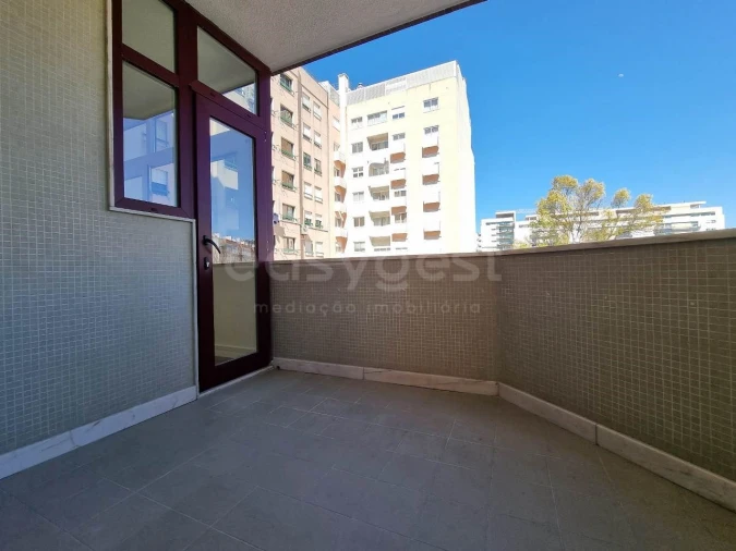 Apartamento T3 para Venda em São Domingos de Benfica Foto 21