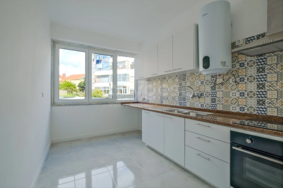 Apartamento T5 para Venda em Moita Foto 1