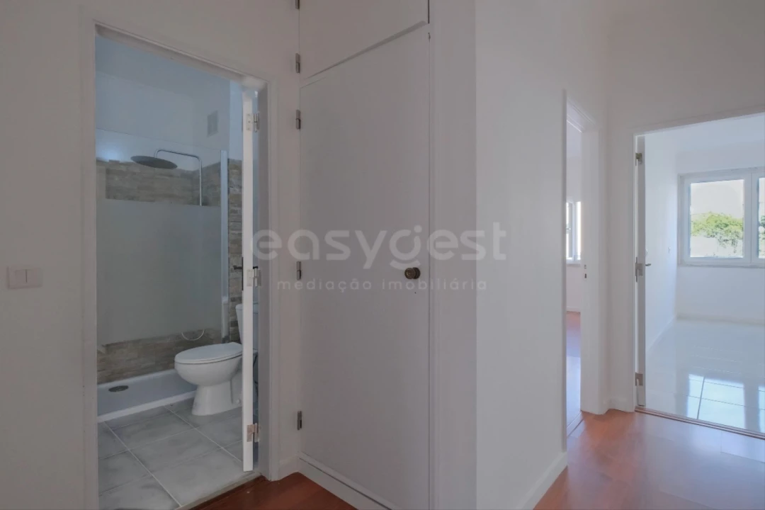 Apartamento T5 para Venda em Moita Foto 2